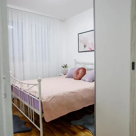 Apartment Tik Tak